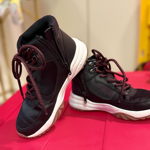 Kids Black Boots with Red Laces - Picture 1 of 5